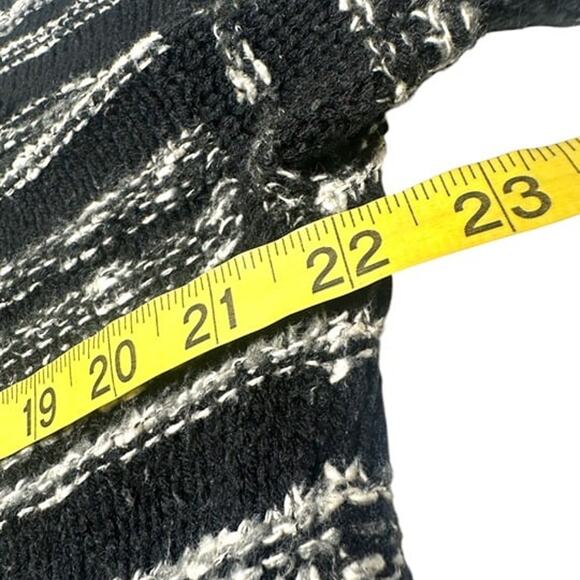 Calvin Klein Jean Black/White Sweater Womens Size Medium - Picture 3 of 5